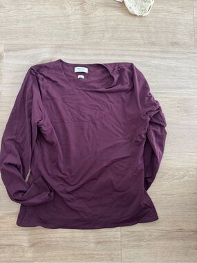 Aritzia Long-Sleeve Scoop Neck Top contour